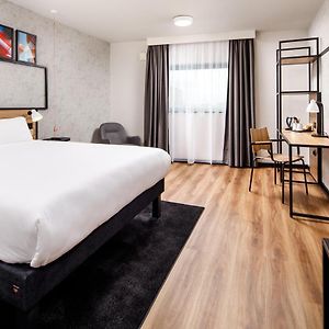 Superior King Room Disability Access